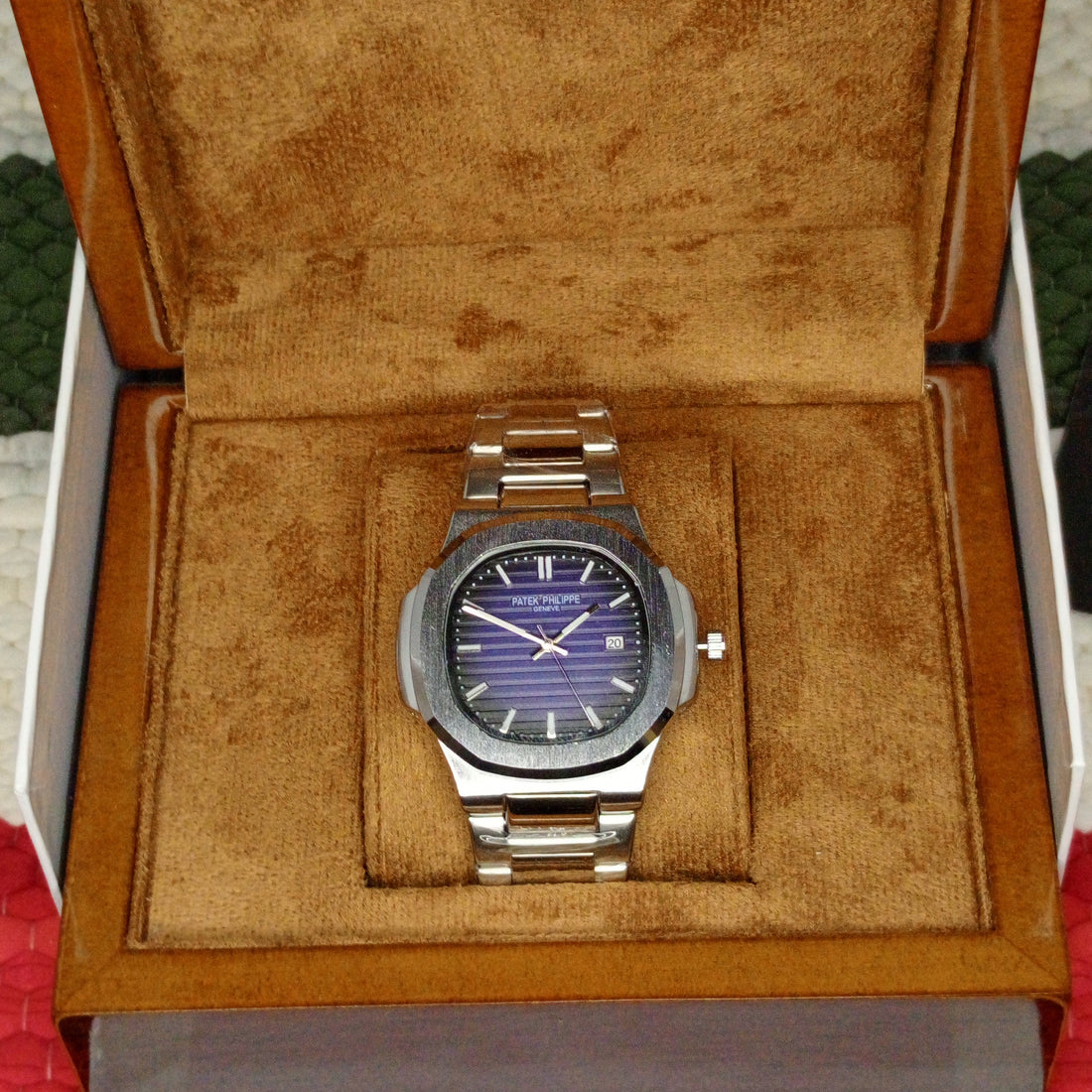 Patek philip silver with neavy blue dial (Semi Auto) With Pendulam